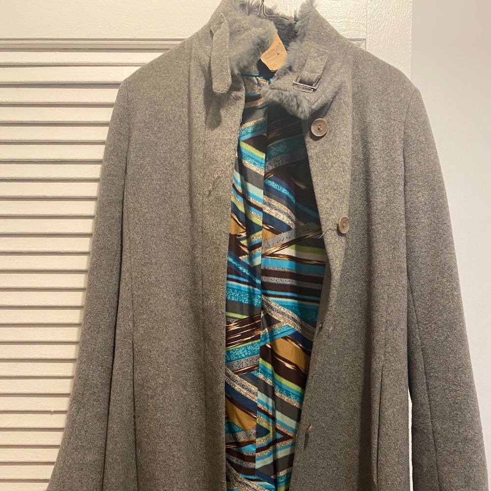 Via Spiga Wool Coat With Rabbit Collar and Fur Trim - size 8